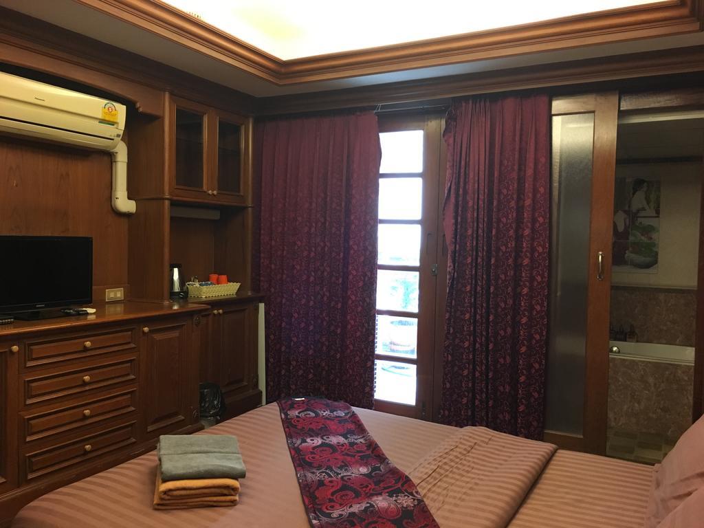 B&B 22 House Бангкок Экстерьер фото