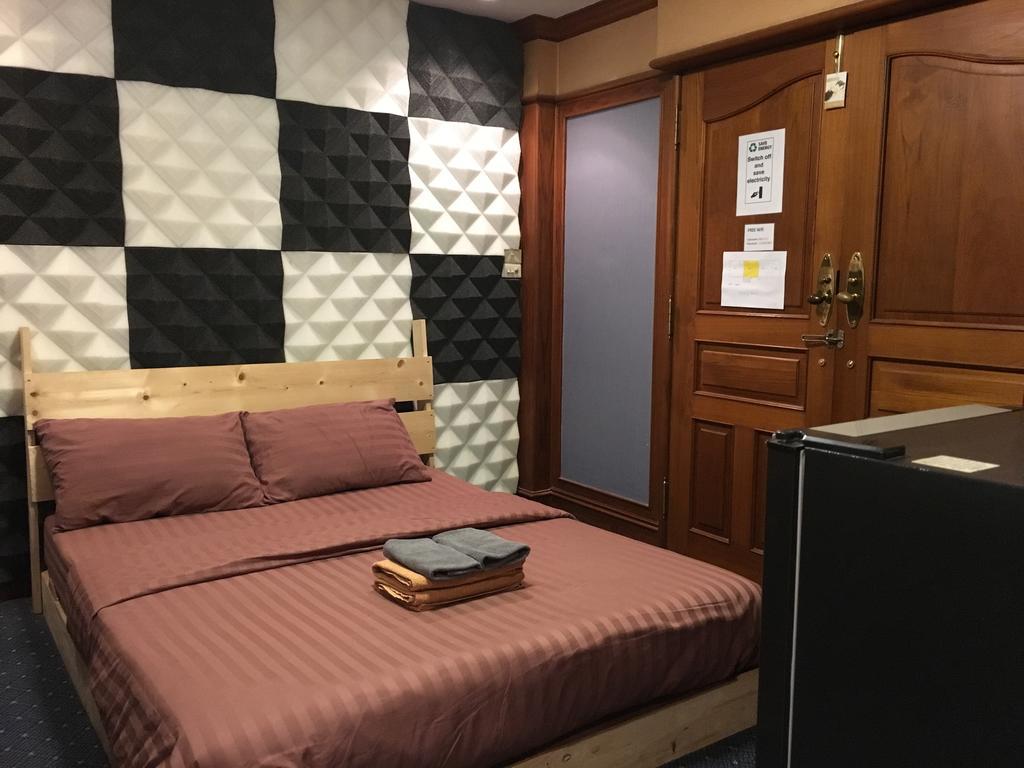 B&B 22 House Бангкок Экстерьер фото