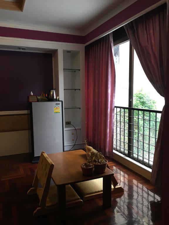 B&B 22 House Бангкок Экстерьер фото
