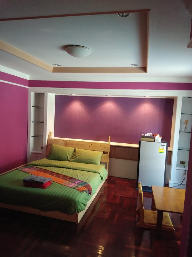 B&B 22 House Бангкок Экстерьер фото