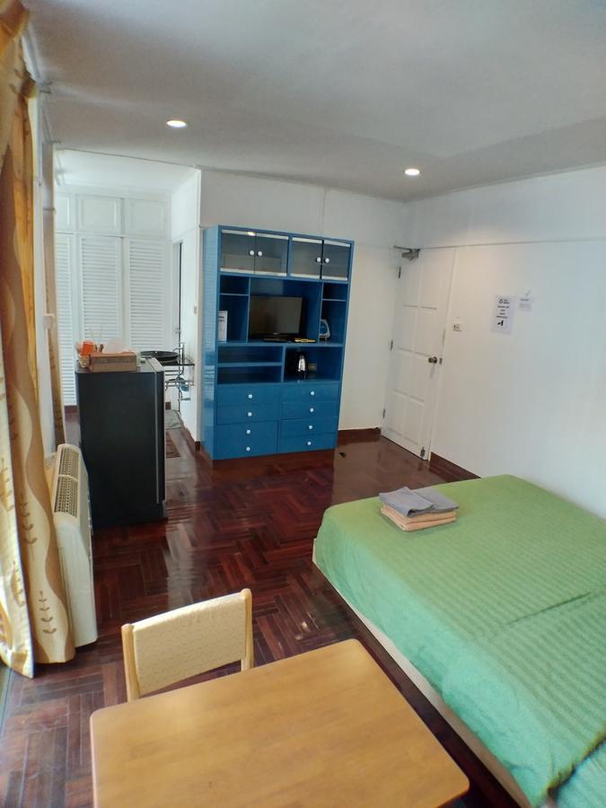 B&B 22 House Бангкок Экстерьер фото